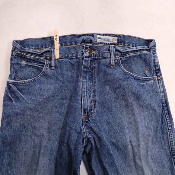 Wrangler Casual Denim Medium Wash Button Zip Jeans Mens Size 32x34 Blue - Picture 1 of 12